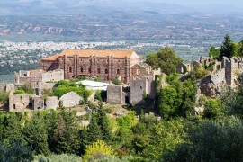 ΚΥΡΙΑΚΗ 7/12/2025 Ημερήσια  ΣΠΑΡΤΗ – ΜΥΣΤΡΑ (Η ΕΡΕΙΠΩΜΕΝΗ ΚΑΣΤΡΟΠΟΛΙΤΕΙΑ ΤΟΥ ΒΥΖΑΝΤΙΟΥ) ΔΩΡΕΑΝ ΕΙΣΟΔΟΣ ΣΕ ΜΟΥΣΕΙΑ ΚΑΙ ΑΡΧ. ΧΩΡΟΥΣ