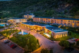 3-6/1/2026 4ήμερη Στο πολυτελές θέρετρο ‘’ ΗΟΤΕL LIMNEON RESORT & SPA ‘’ 5***** ΡΑΓΚΟΥΤΣΑΡΙΑ ΚΑΣΤΟΡΙΑΣ