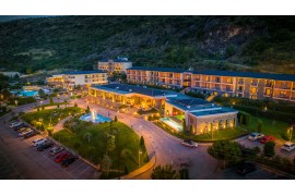  24-27/12/2025 4ήμερη ΧΡΙΣΤΟΥΓΕΝΝΙΑΤΙΚΗ ΠΑΡΑΔΟΣΗ Στο πολυτελές θέρετρο ‘’ ΗΟΤΕL LIMNEON RESORT & SPA ‘’ 5***** ΚΑΣΤΟΡΙΑ - ΠΡΕΣΠΕΣ  - ΝΥΜΦΑΙΟ