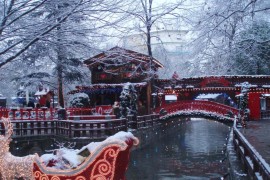 24-27/12/2025 4ήμερη Στο ‘’ ELPIDA RESORT & SPA ‘’ 4**** στις ΣΕΡΡΕΣ ΤΟ ΠΑΡΑΜΥΘΙ ΤΩΝ ΧΡΙΣΤΟΥΓΕΝΝΩΝ ΣΤΗΝ ΒΟΡΕΙΑ ΕΛΛΑΔΑ ΟΝΕΙΡΟΥΠΟΛΗ(ΤΟ ΧΩΡΙΟ ΤΟΥ ΑΗ ΒΑΣΙΛΗ) - ΔΡΑΜΑ  ΛΙΜΝΗ ΚΕΡΚΙΝΗ – ΥΔΡΟΒΙΟΤΟΠΟΣ - ΣΕΡΡΕΣ   ΘΕΣΣΑΛΟΝΙΙΚΗ